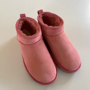 Pink blossom mini uggs